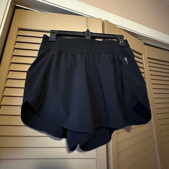 Lululemon black high rise lined running shorts size 8 - Picture 1 of 2